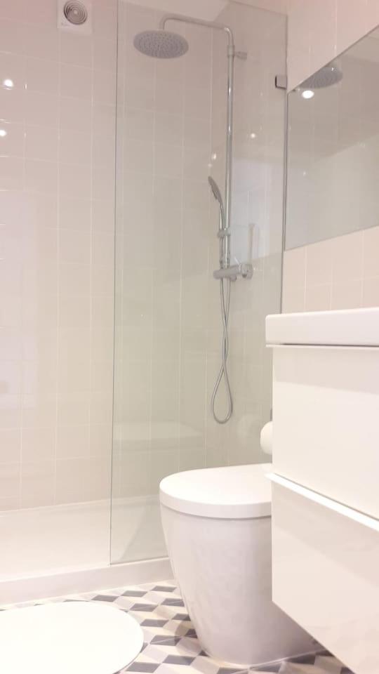 Modern Cosy Flat With Terrace In Campo De Ourique. Appartement Lissabon Buitenkant foto