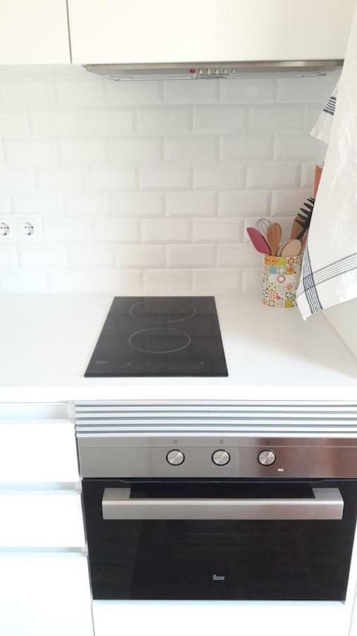 Modern Cosy Flat With Terrace In Campo De Ourique. Appartement Lissabon Buitenkant foto