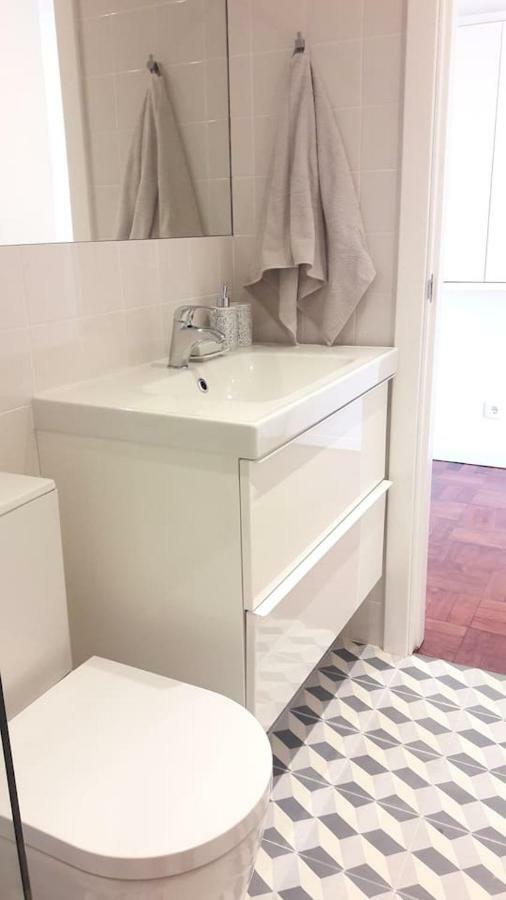 Modern Cosy Flat With Terrace In Campo De Ourique. Appartement Lissabon Buitenkant foto