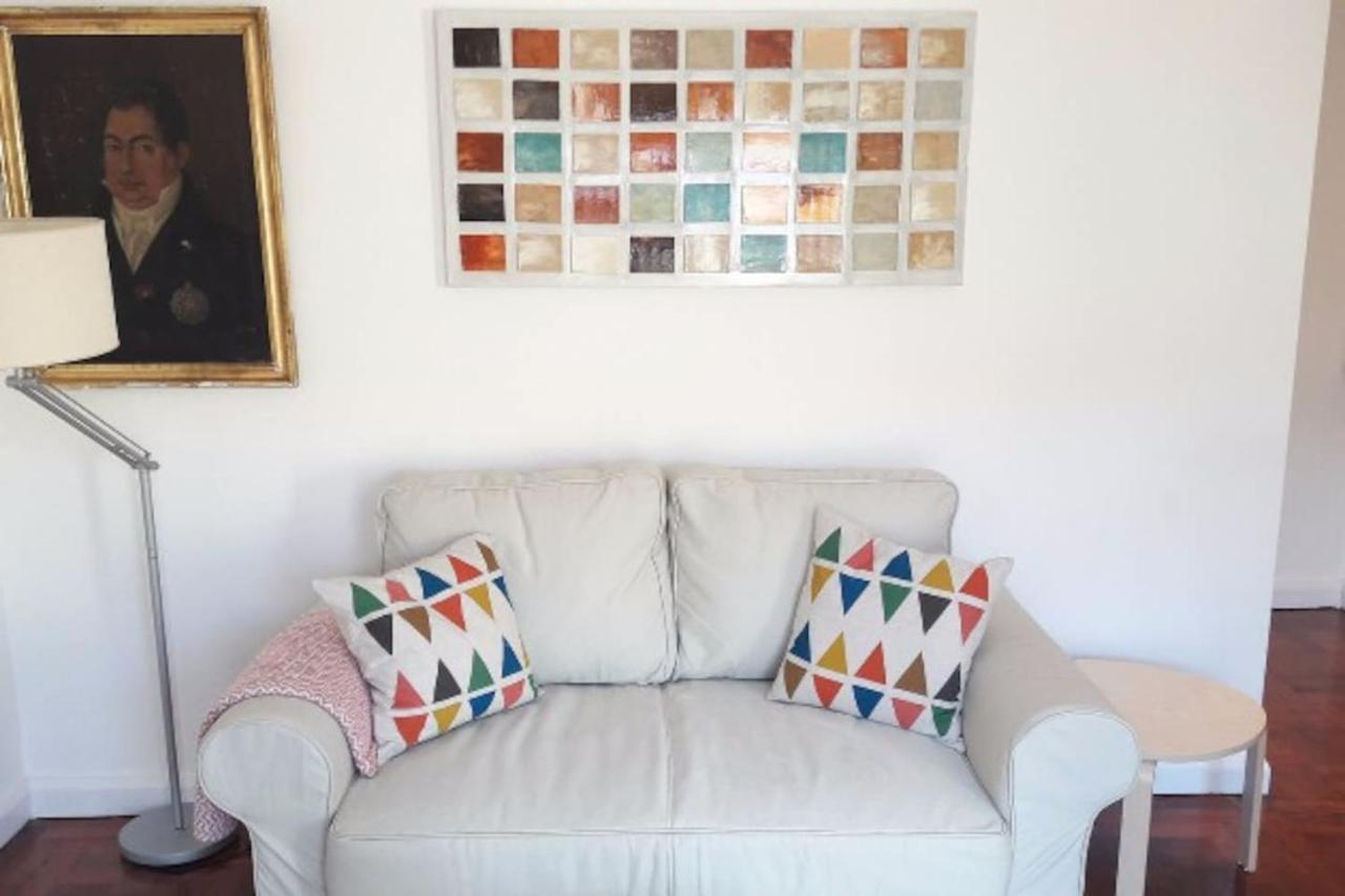 Modern Cosy Flat With Terrace In Campo De Ourique. Appartement Lissabon Buitenkant foto